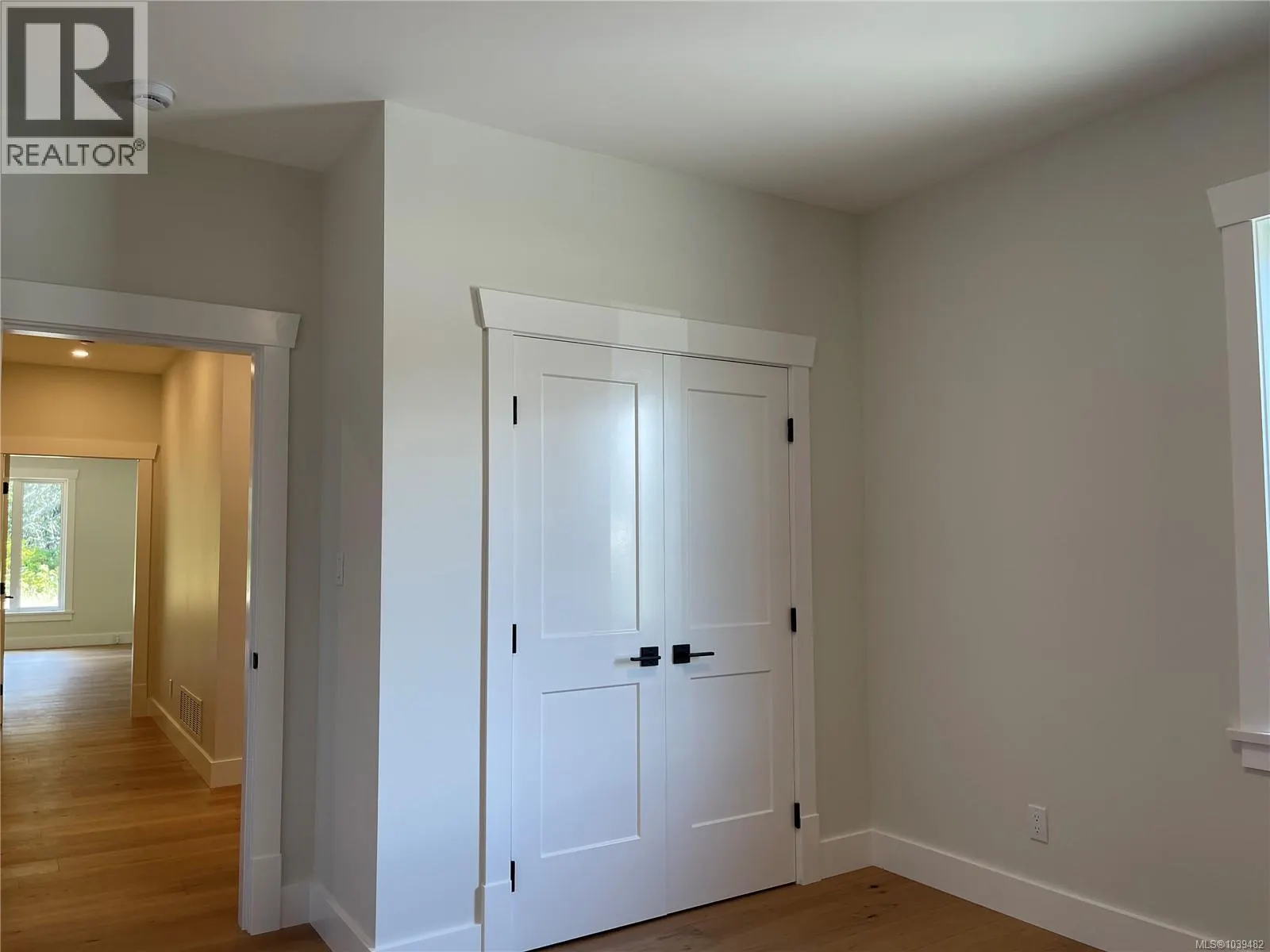 3036 Arbutus Dr