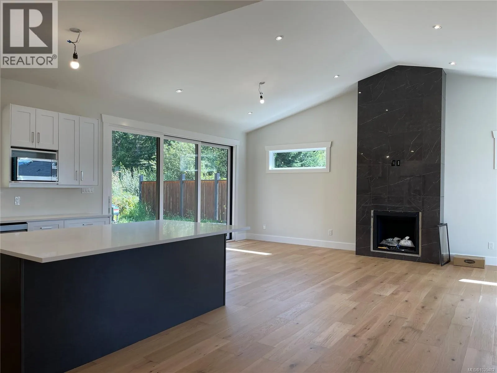 3036 Arbutus Dr