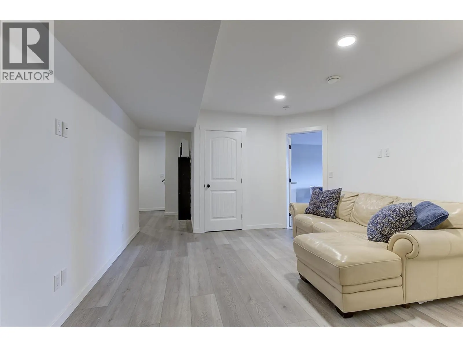 2484 Tallus Heights Lane
