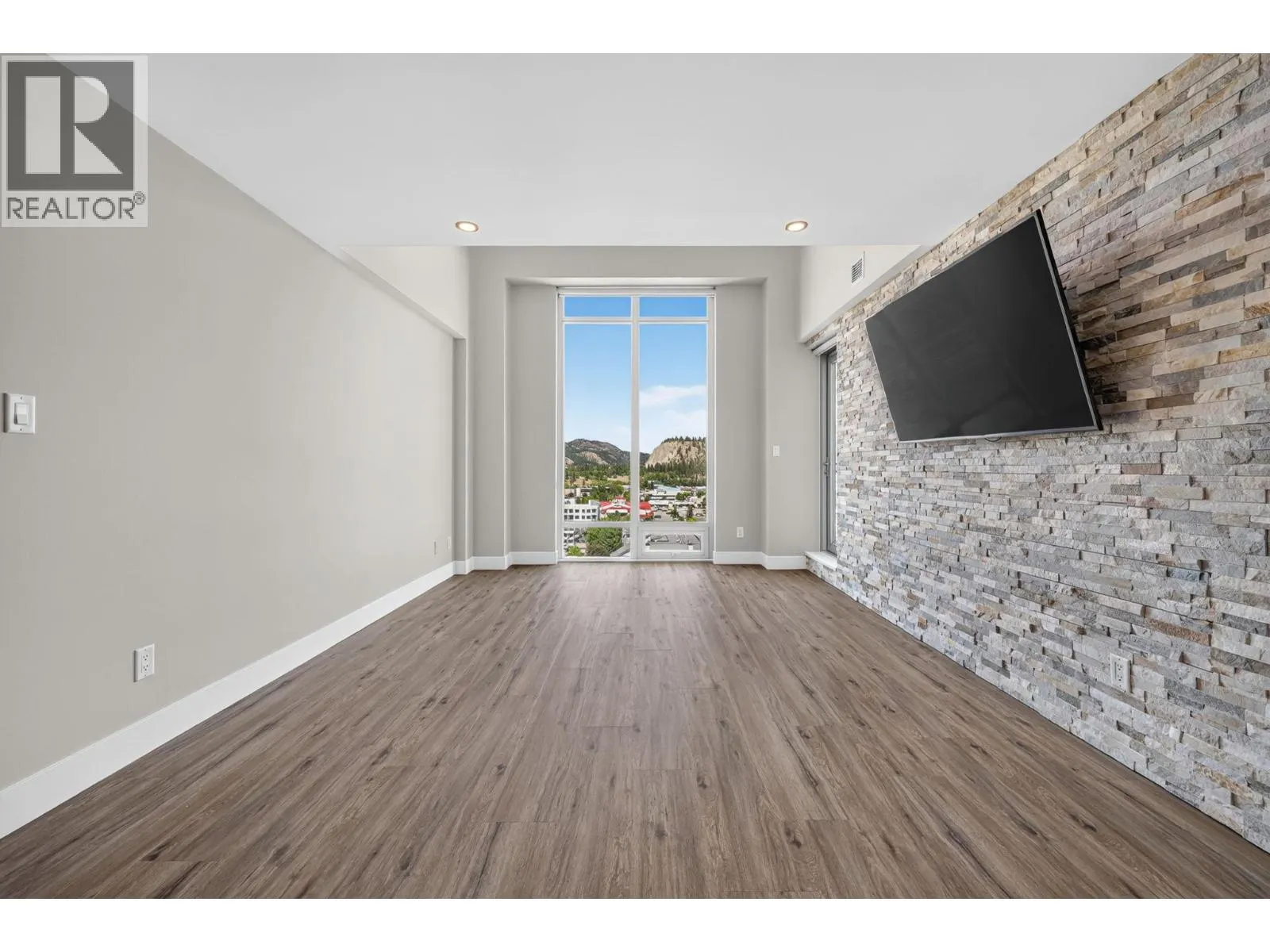2040 Springfield Road Unit# 1407