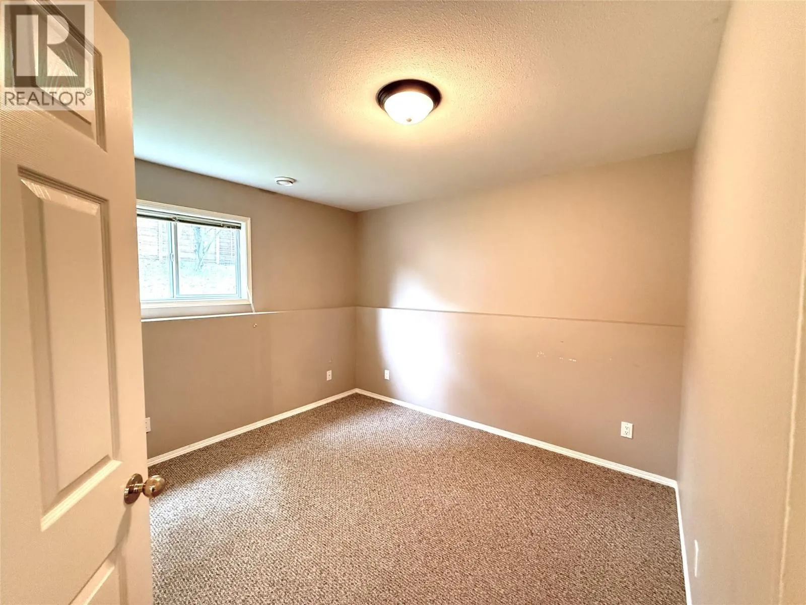 18A Wolf Crescent