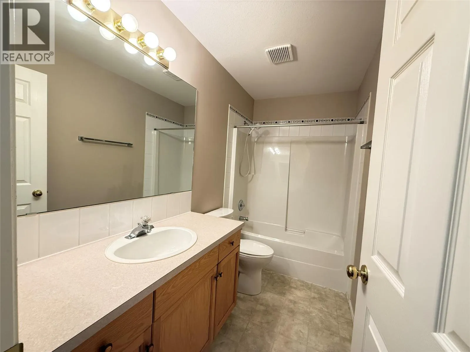 18A Wolf Crescent