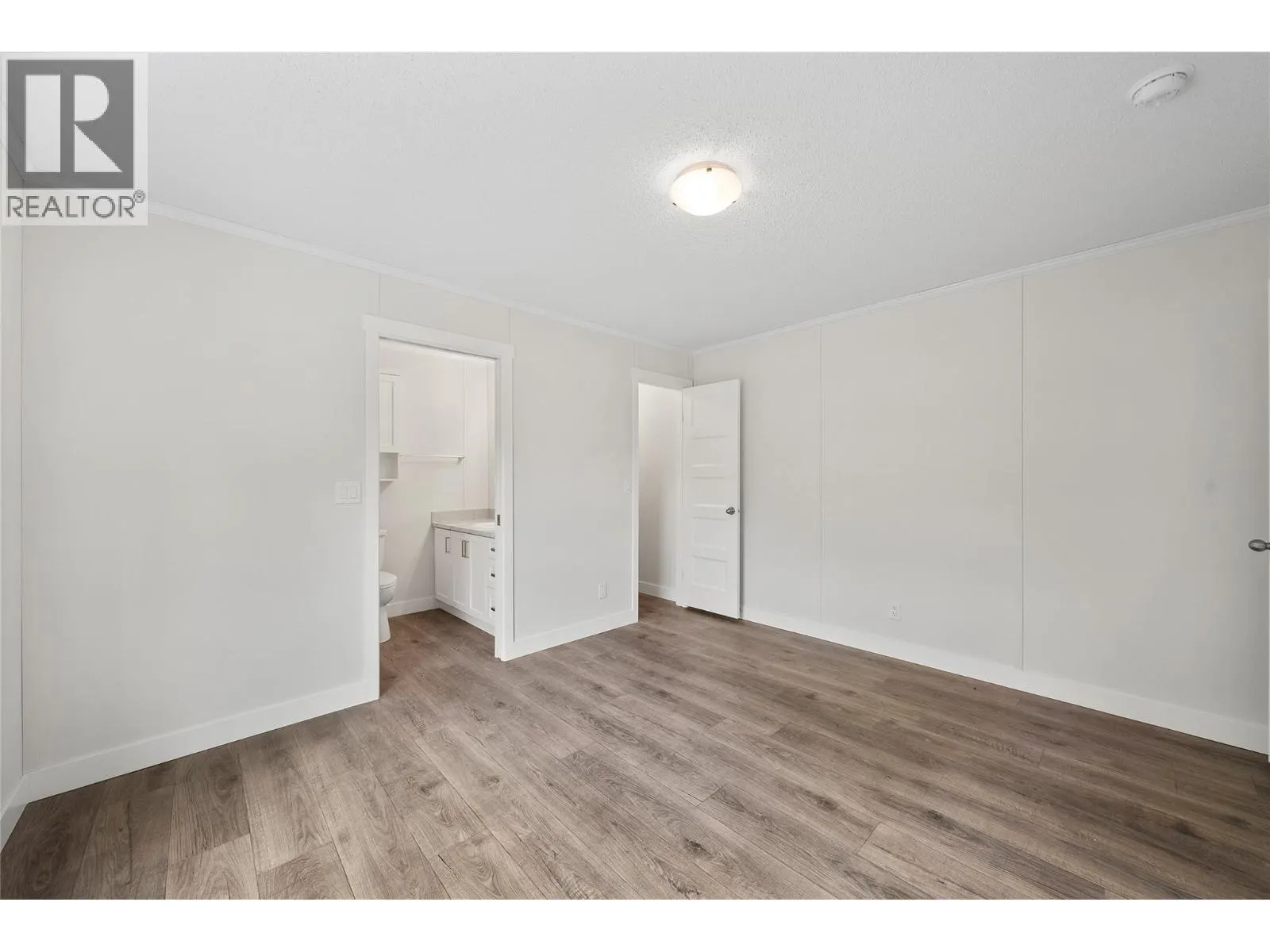 5161 63 Avenue NE Unit# 13