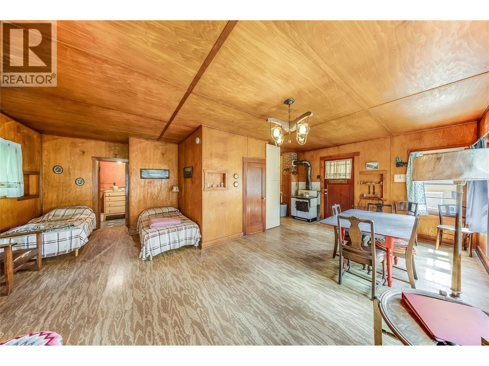 3824 Broadwater Road