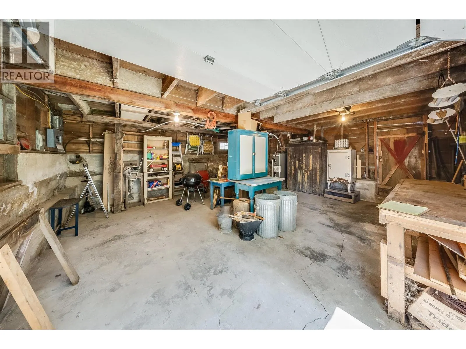 3824 Broadwater Road