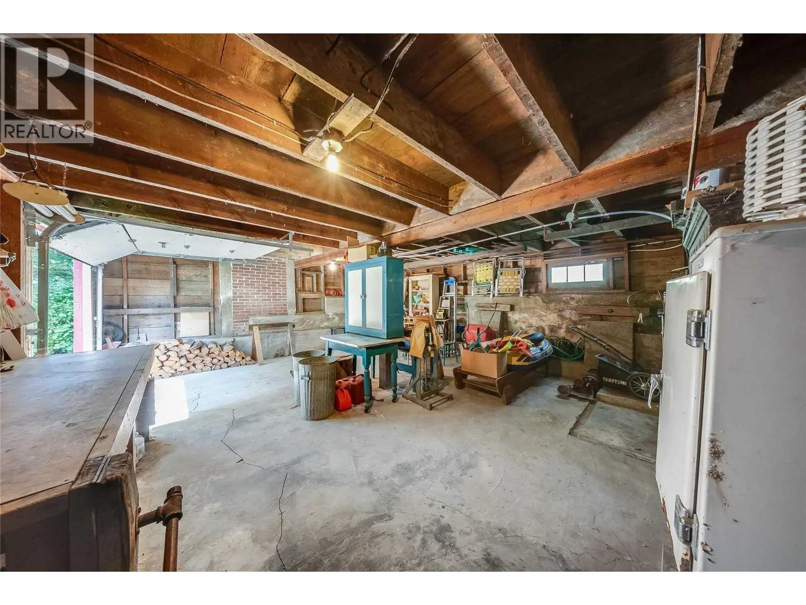 3824 Broadwater Road