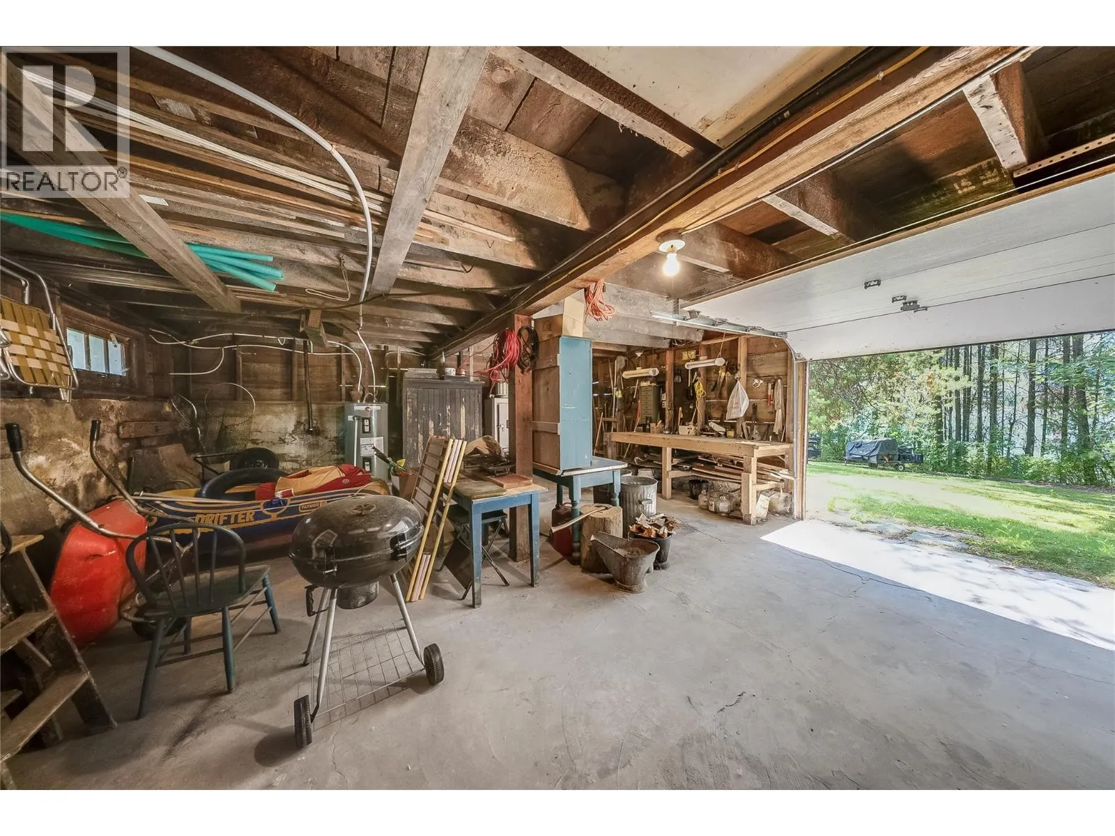 3824 Broadwater Road