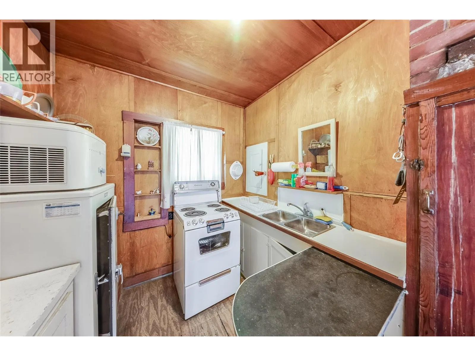 3824 Broadwater Road