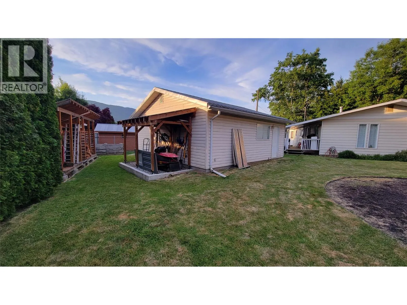 422 Dogwood Avenue
