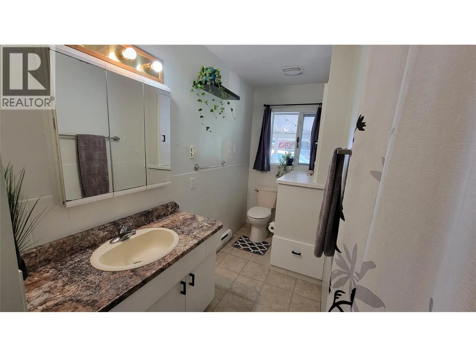 422 Dogwood Avenue