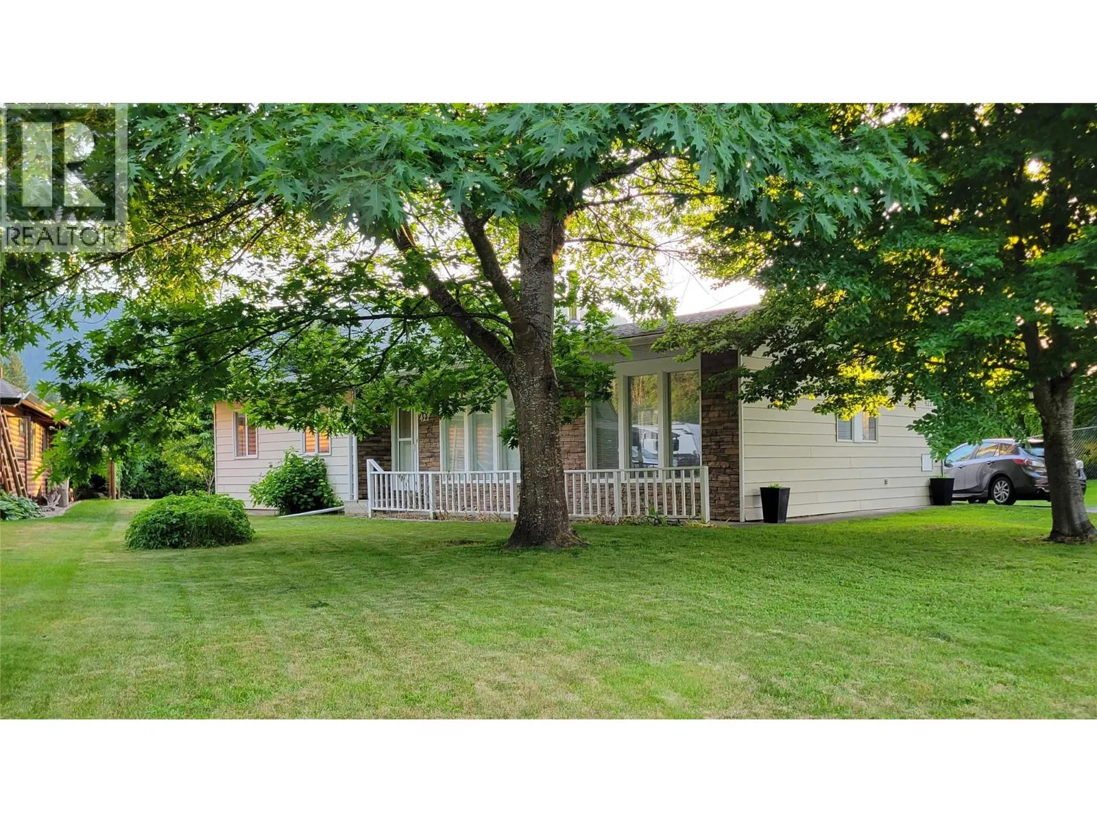 422 Dogwood Avenue