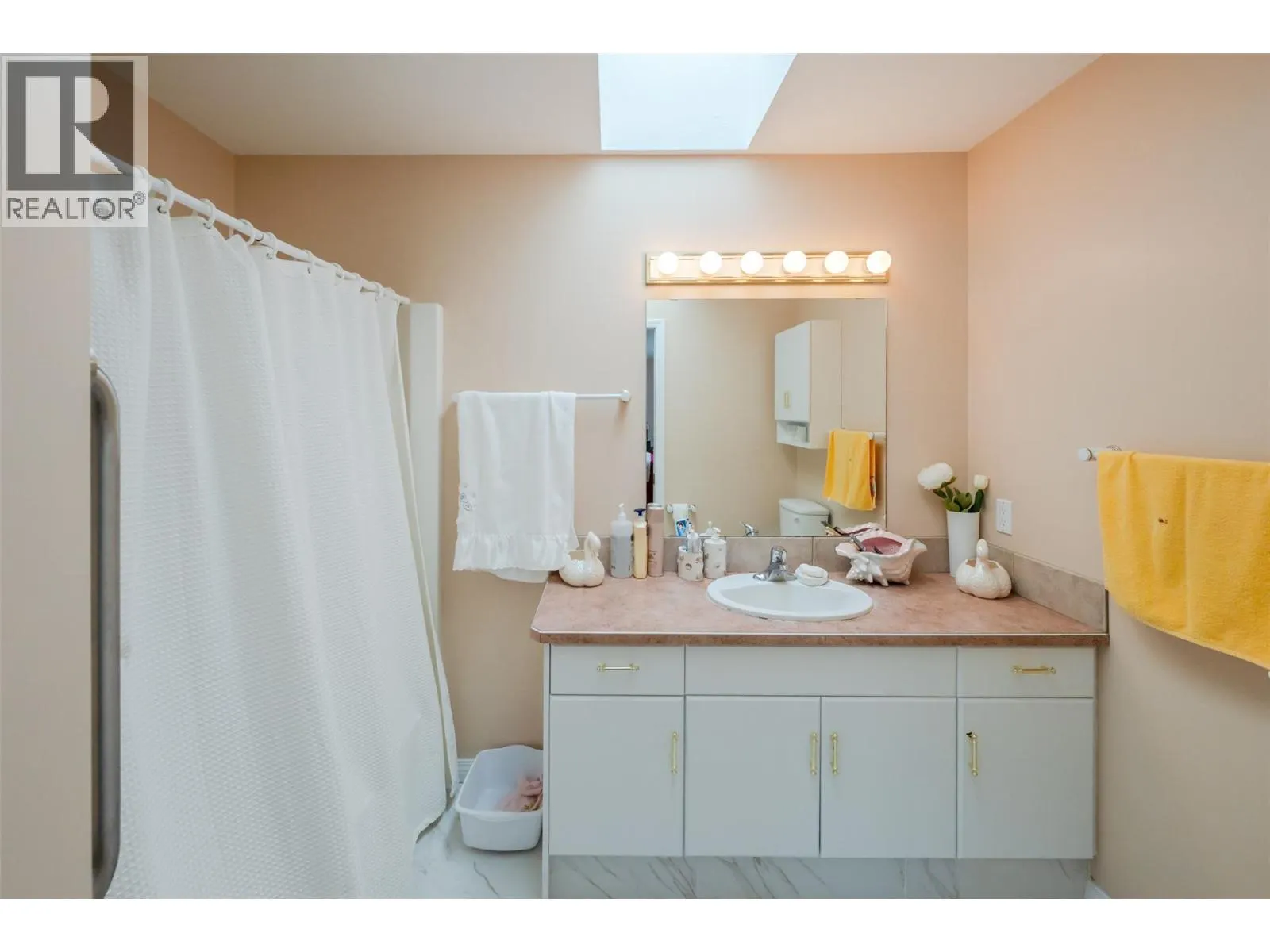 6163 SAINT MARTIN Place Unit# 1