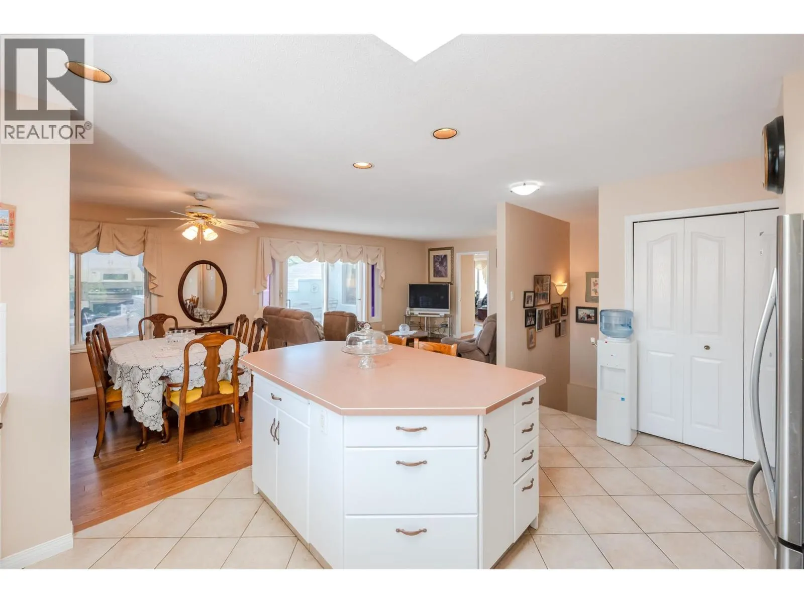 6163 SAINT MARTIN Place Unit# 1