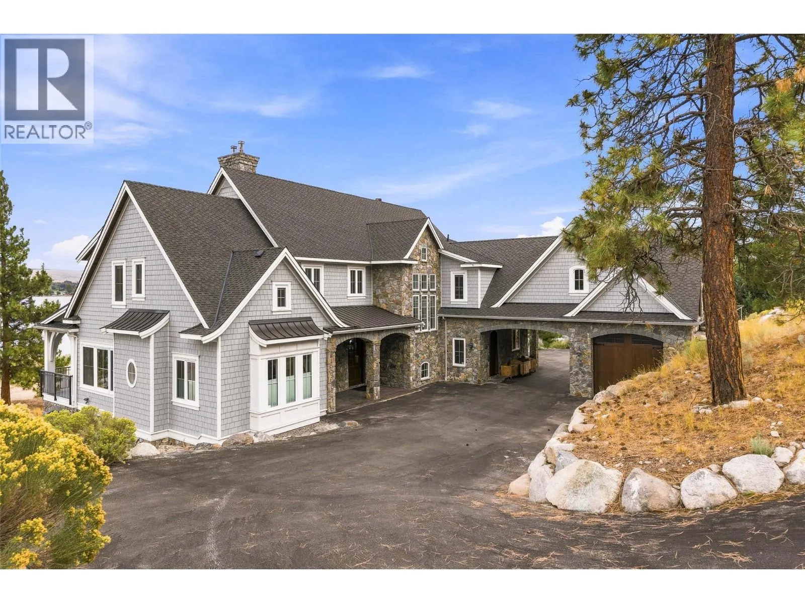 6688 Monck Park Road