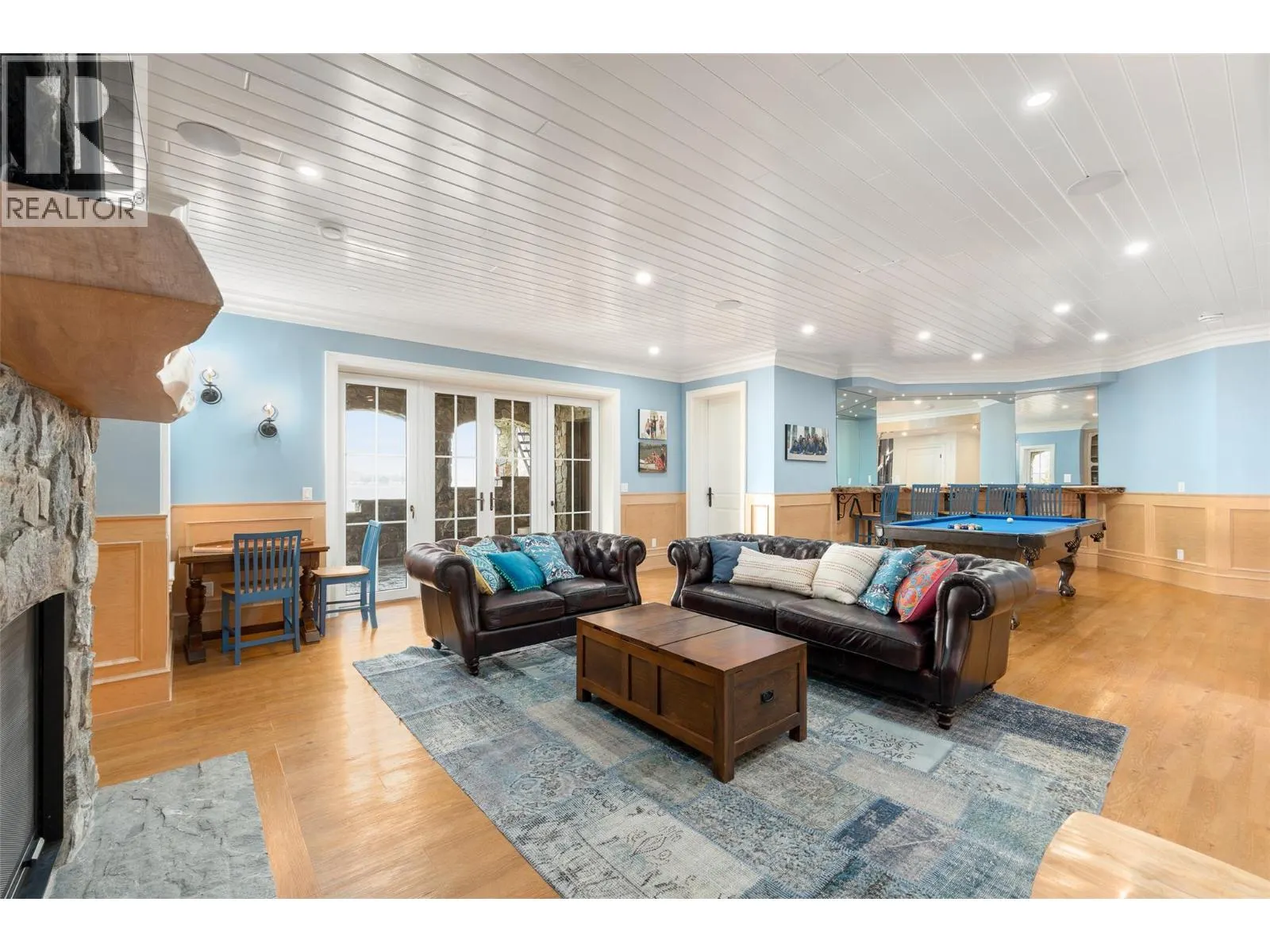 6688 Monck Park Road