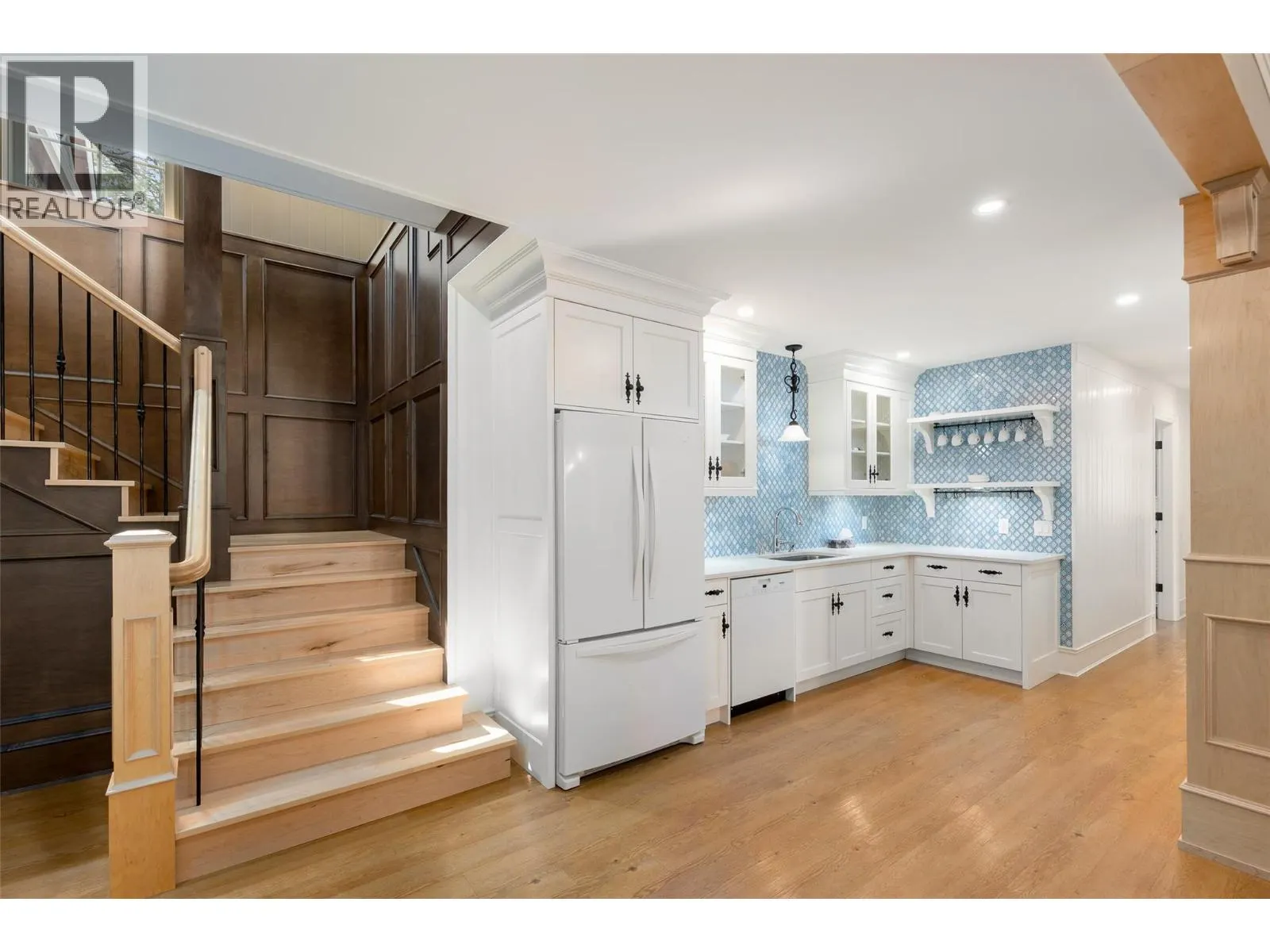6688 Monck Park Road