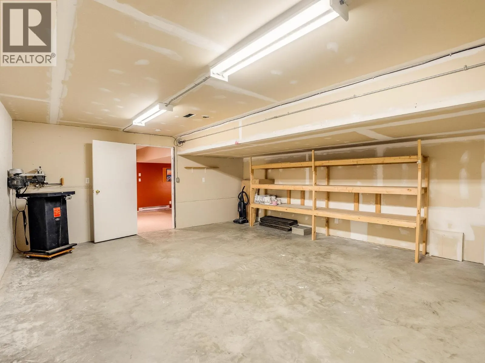 5648 Longbeach Road