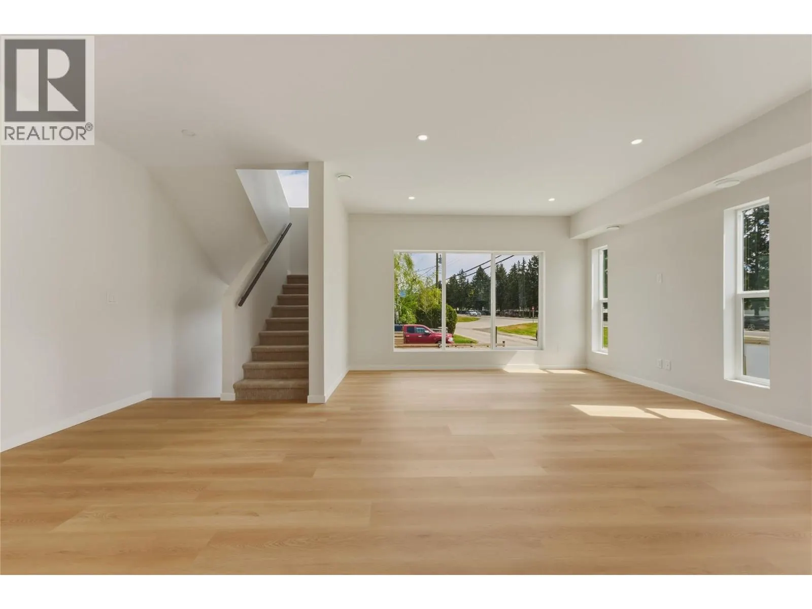 5661 Okanagan Landing Road Unit# 3