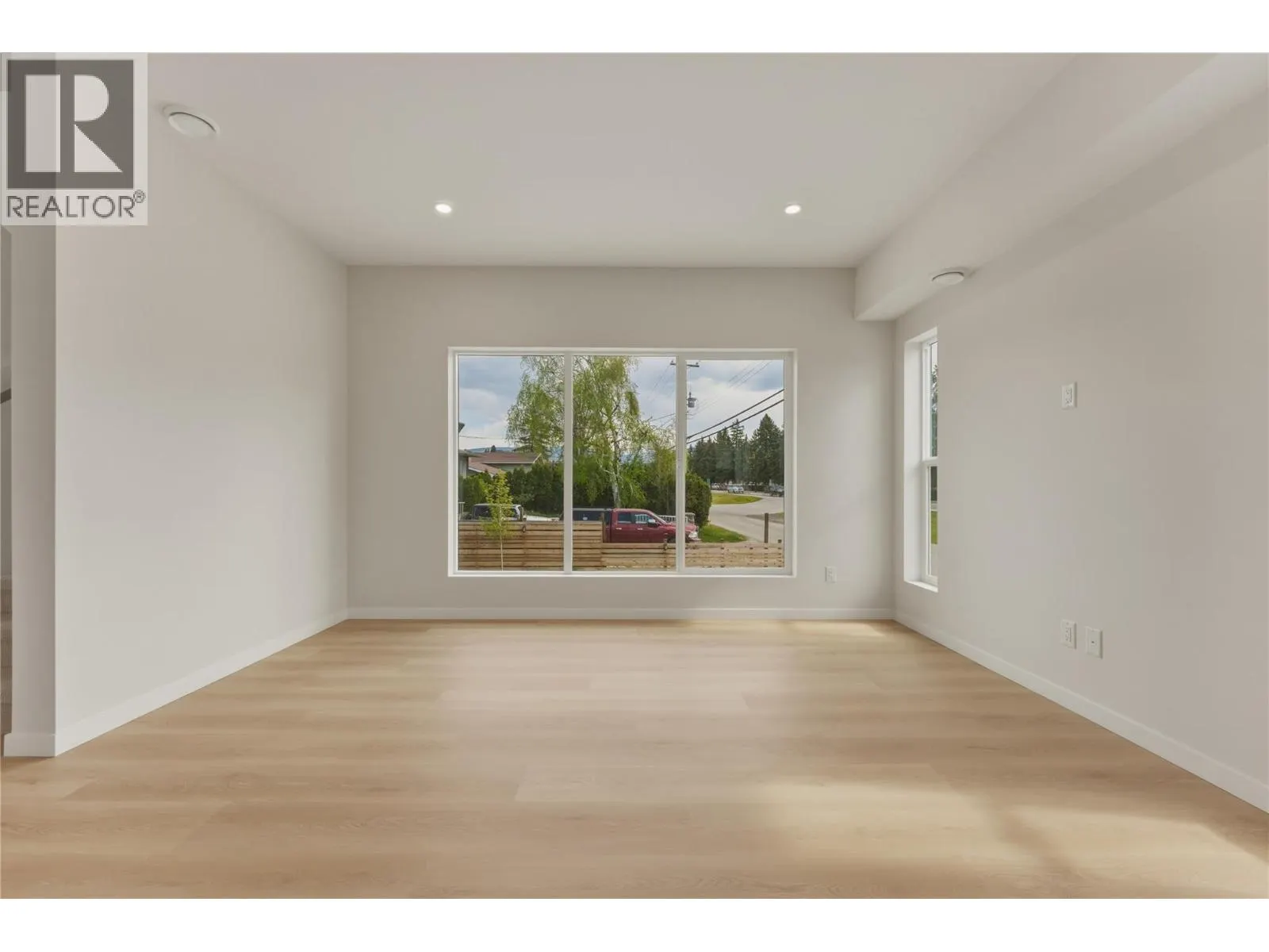 5661 Okanagan Landing Road Unit# 3