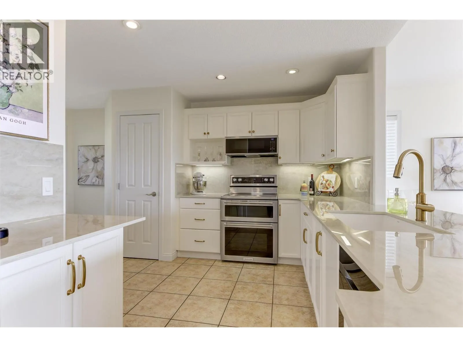 5205 Sandhills Drive
