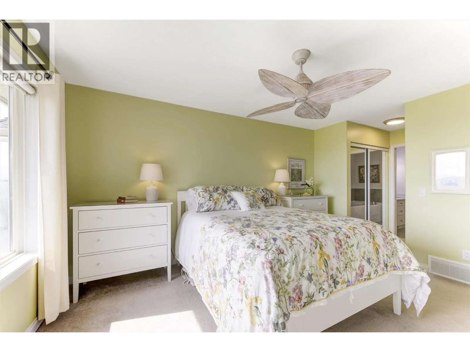 5205 Sandhills Drive