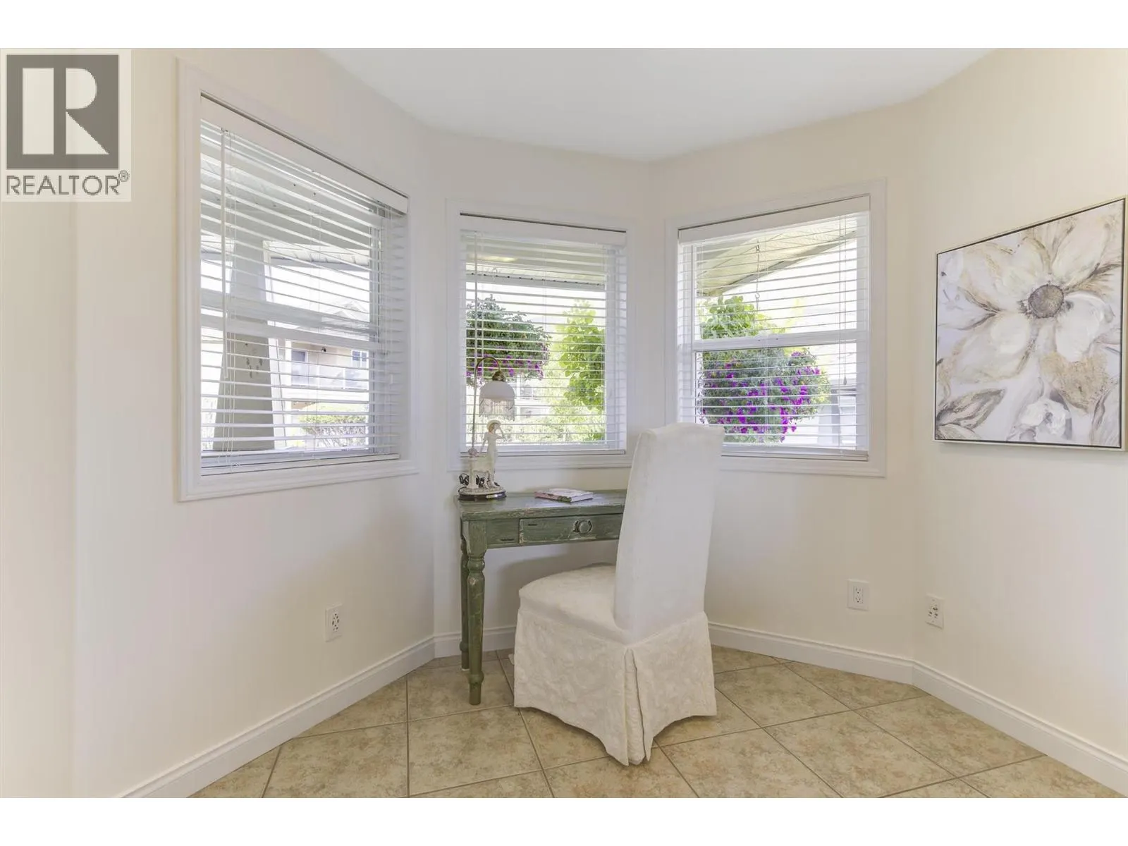 5205 Sandhills Drive