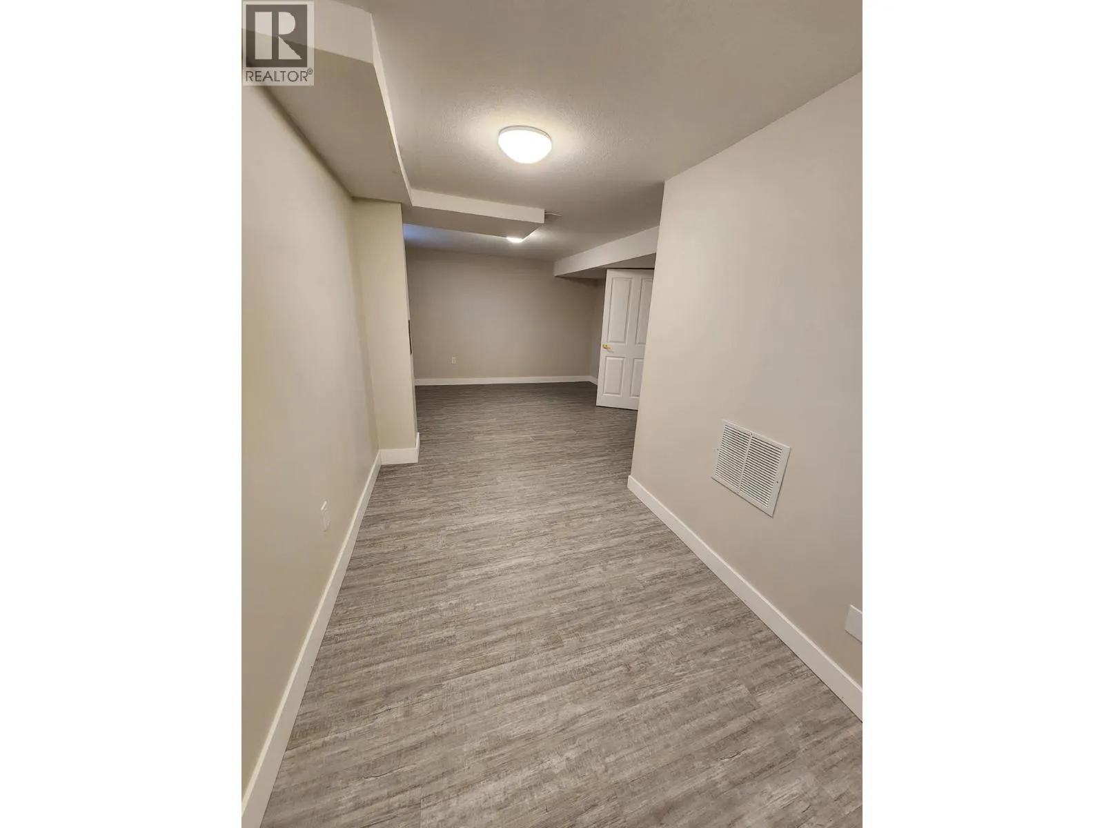 5565 Okanagan Landing Road