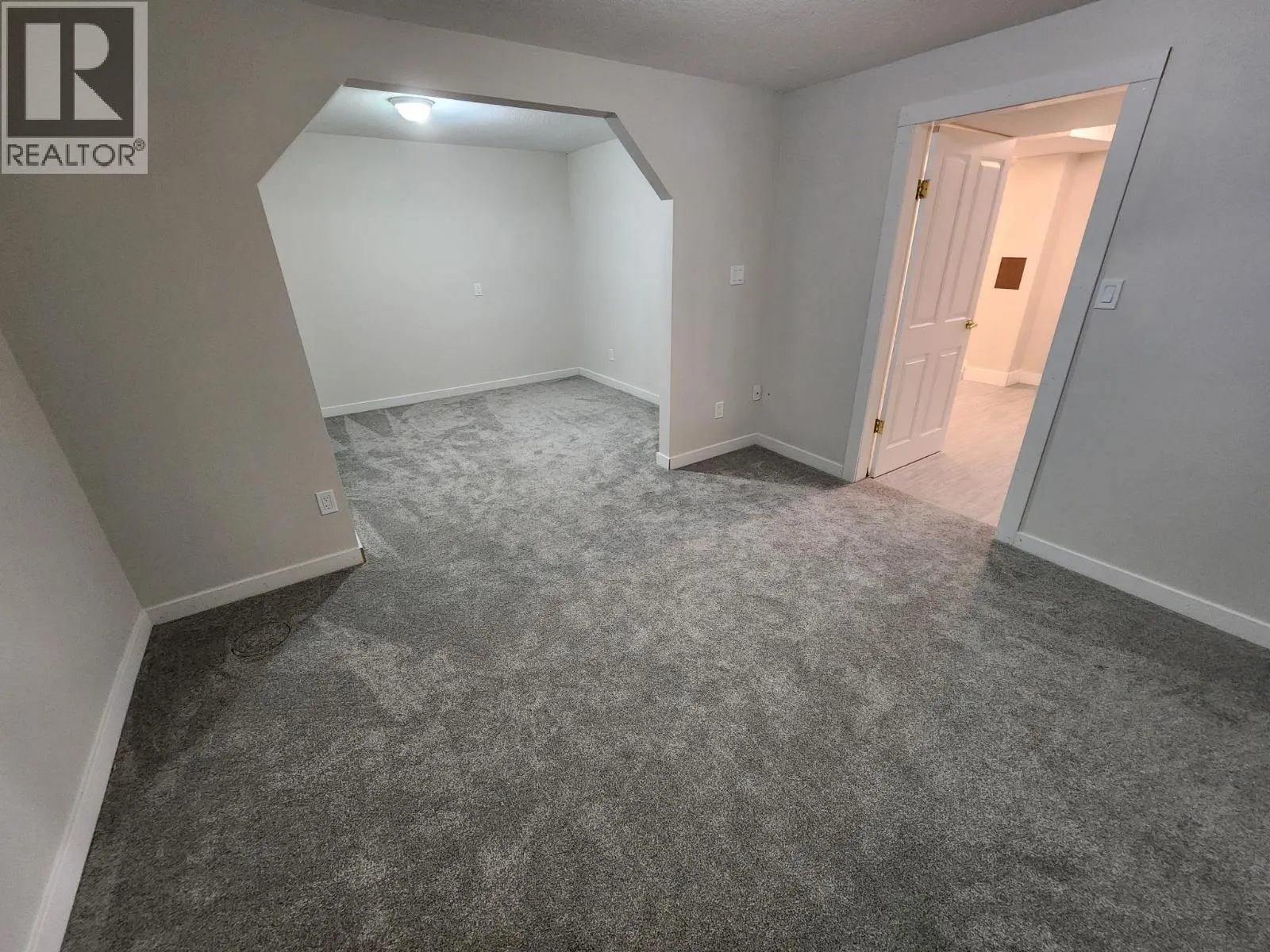 5565 Okanagan Landing Road
