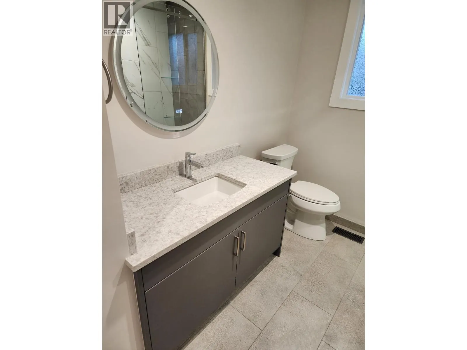 5565 Okanagan Landing Road