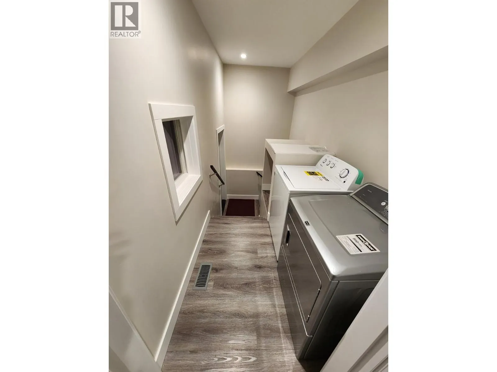 5565 Okanagan Landing Road