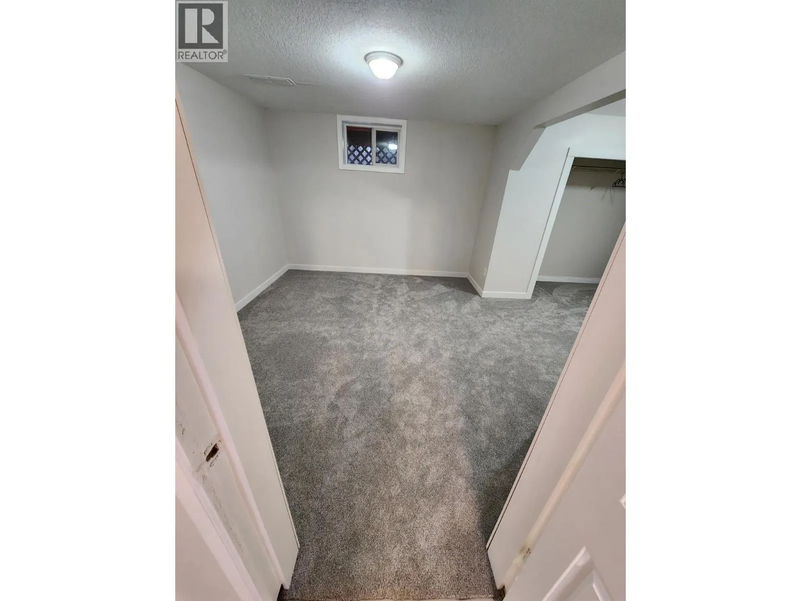 5565 Okanagan Landing Road
