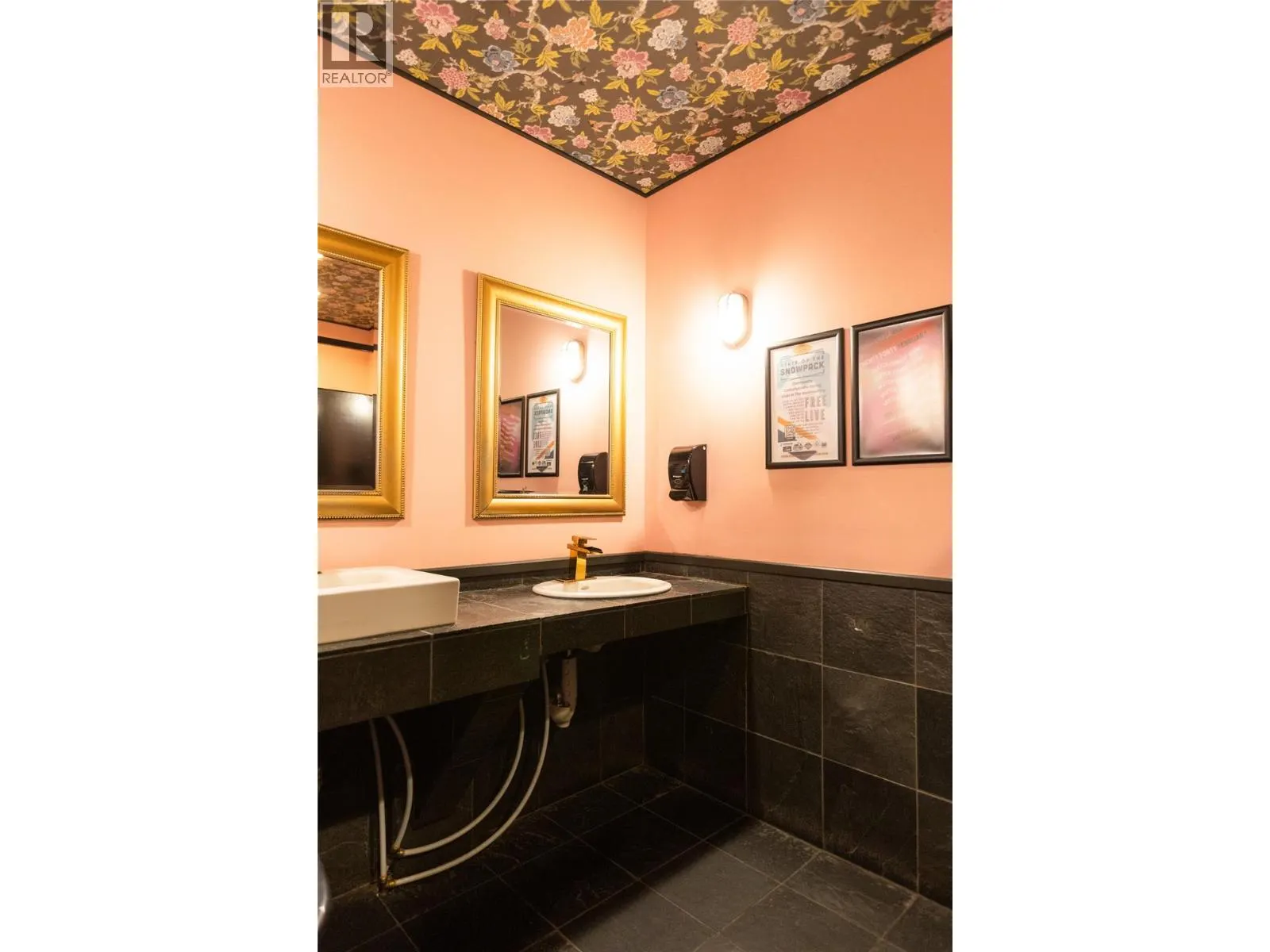 330 BAKER ST Street