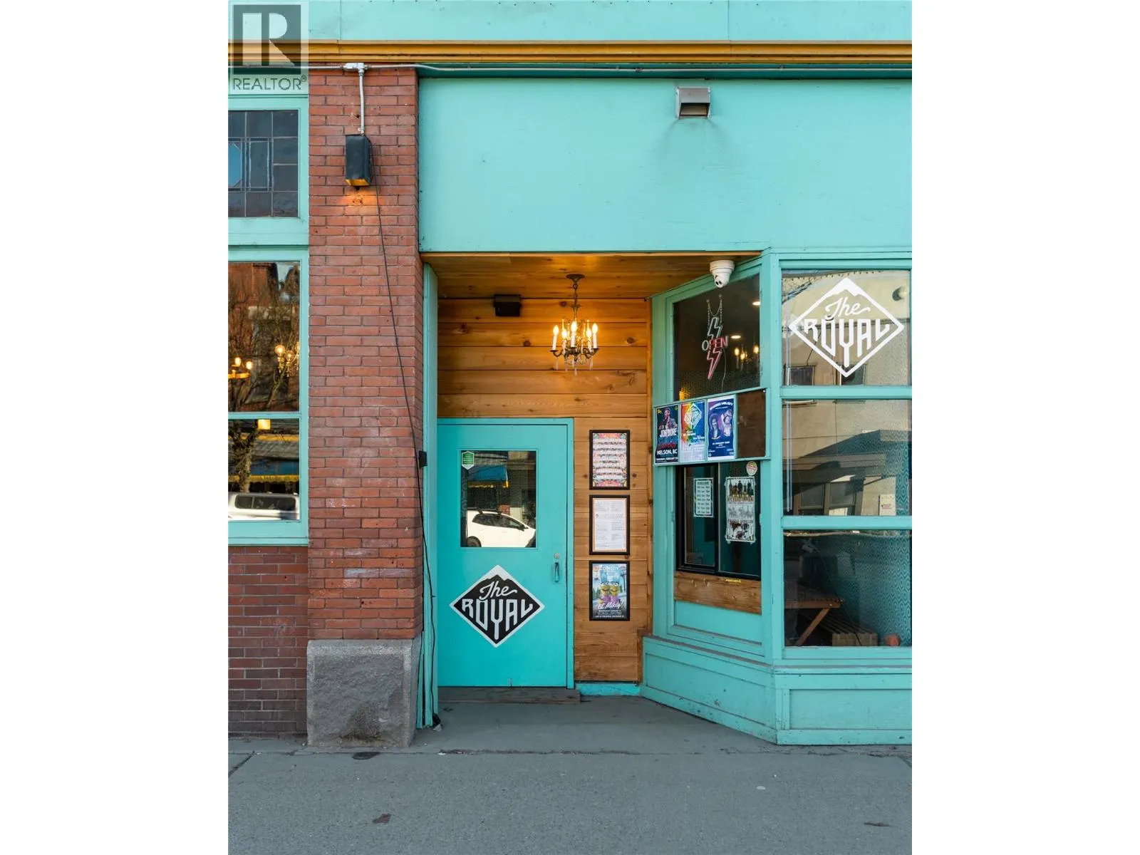 330 BAKER ST Street
