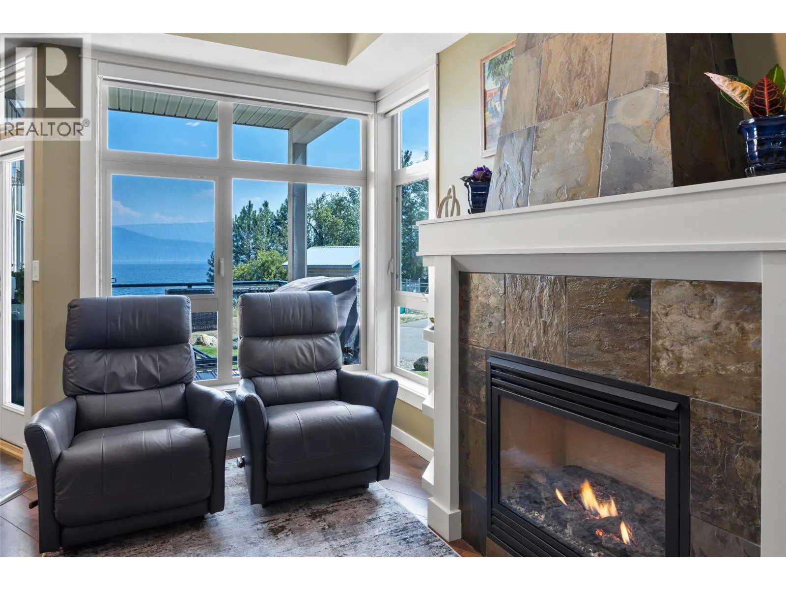 1294 Deodar Road Unit# 11