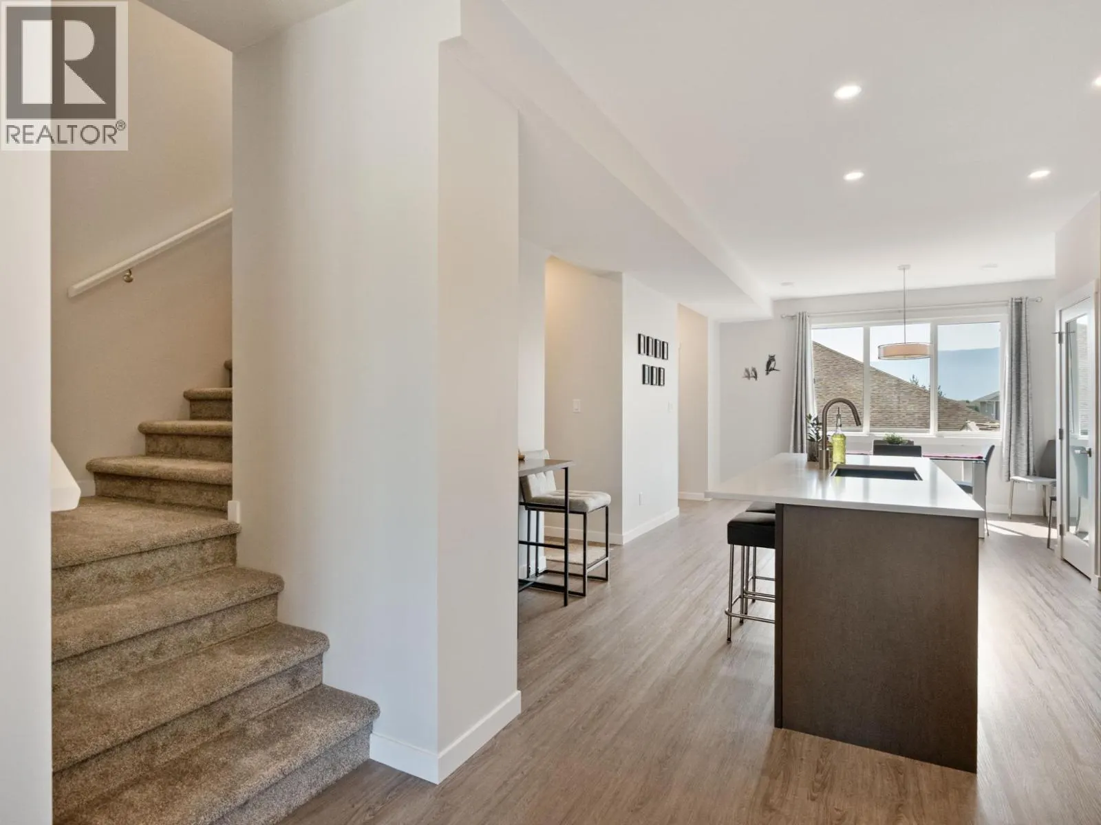 1512 ASPEN Lane
