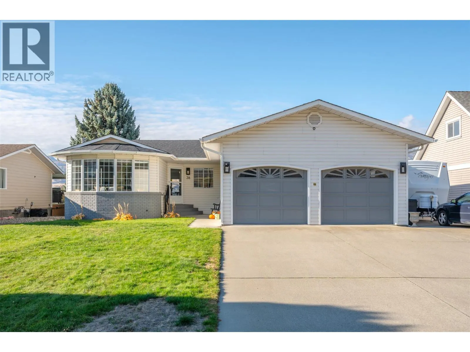 38 BAYVIEW Crescent