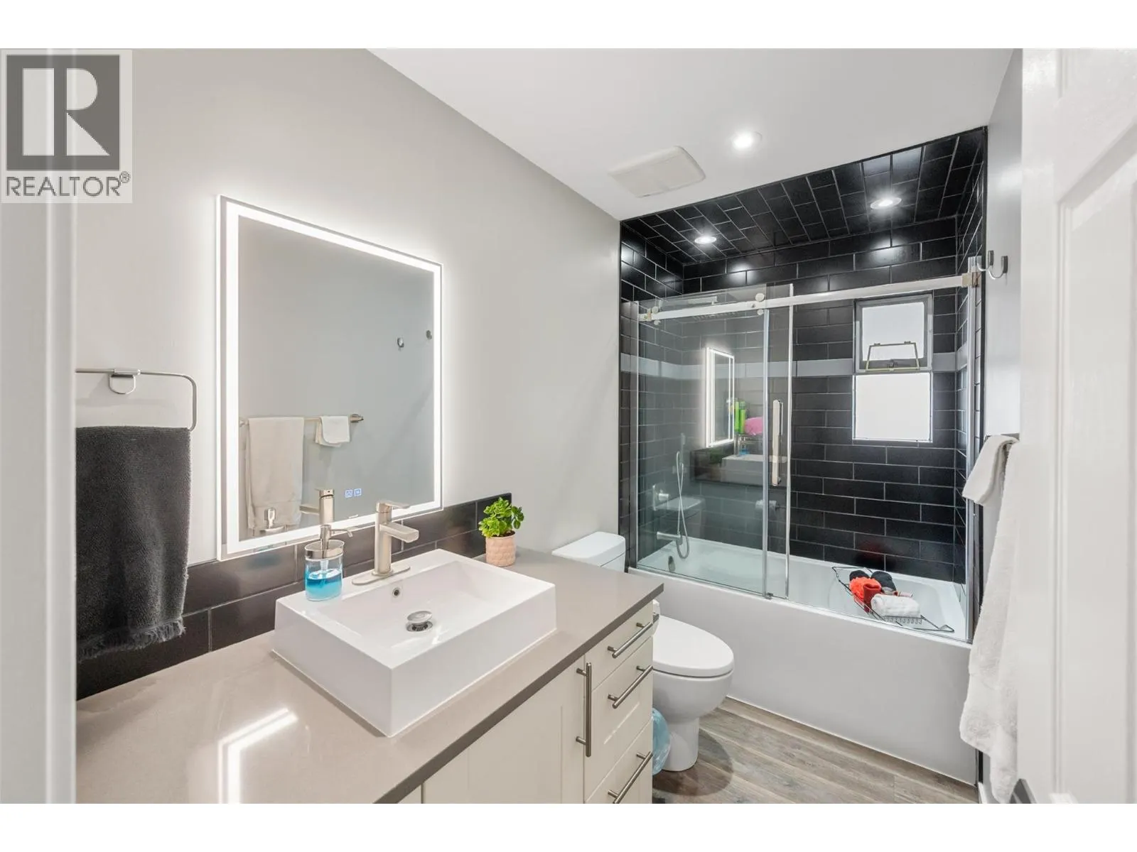 38 BAYVIEW Crescent