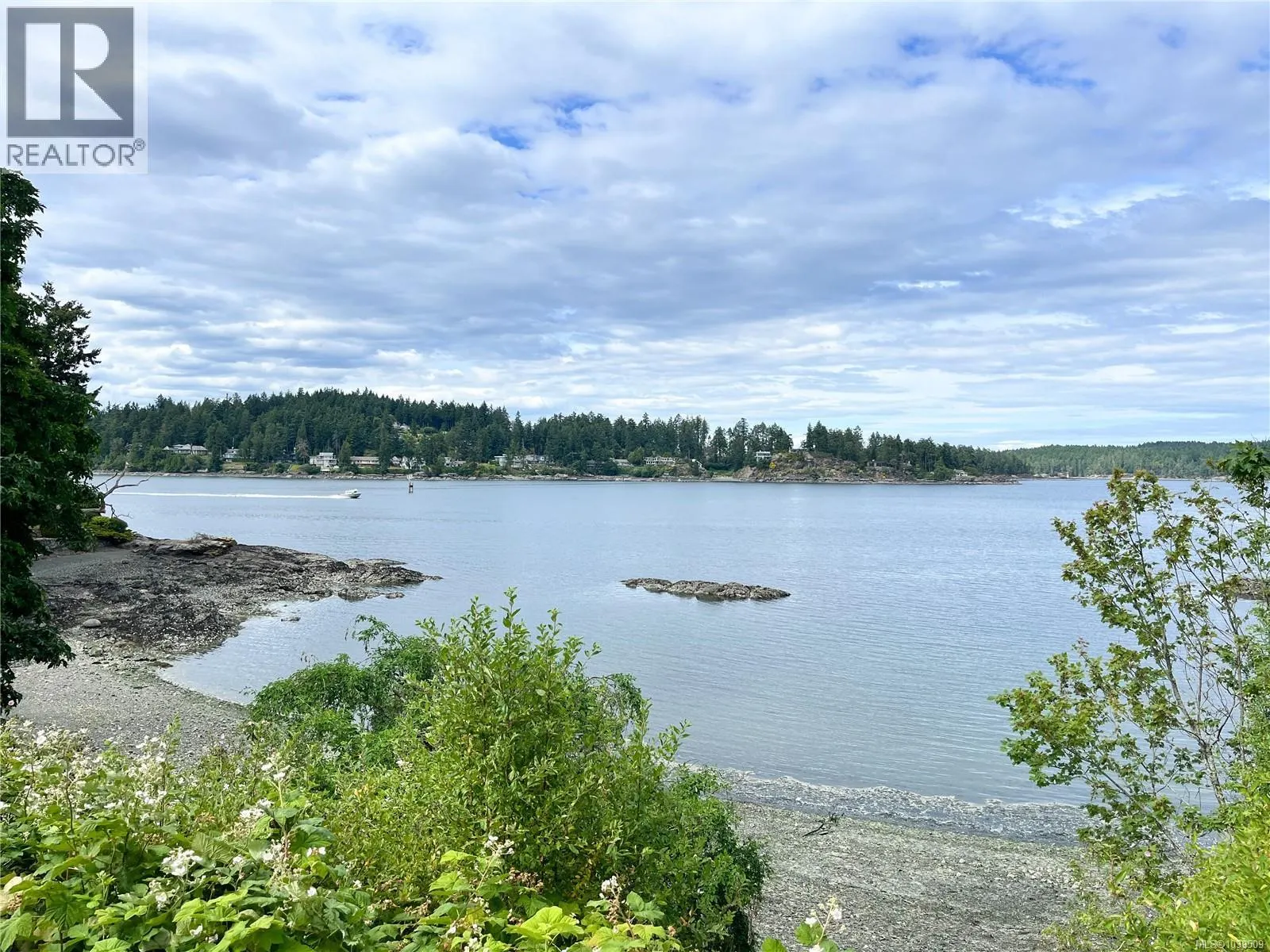 206 2326 Harbour Rd