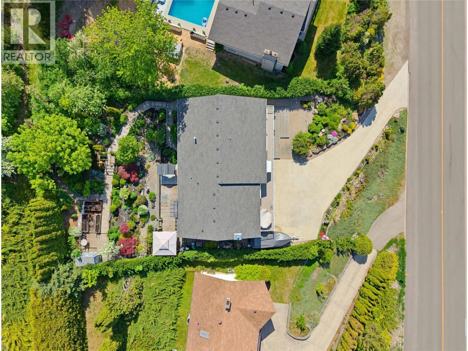 4410 Lakeshore Road NE