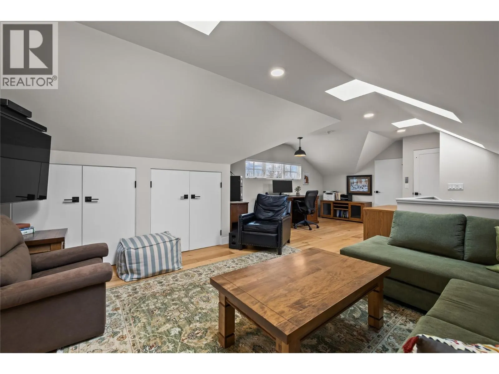 2050 Long Street