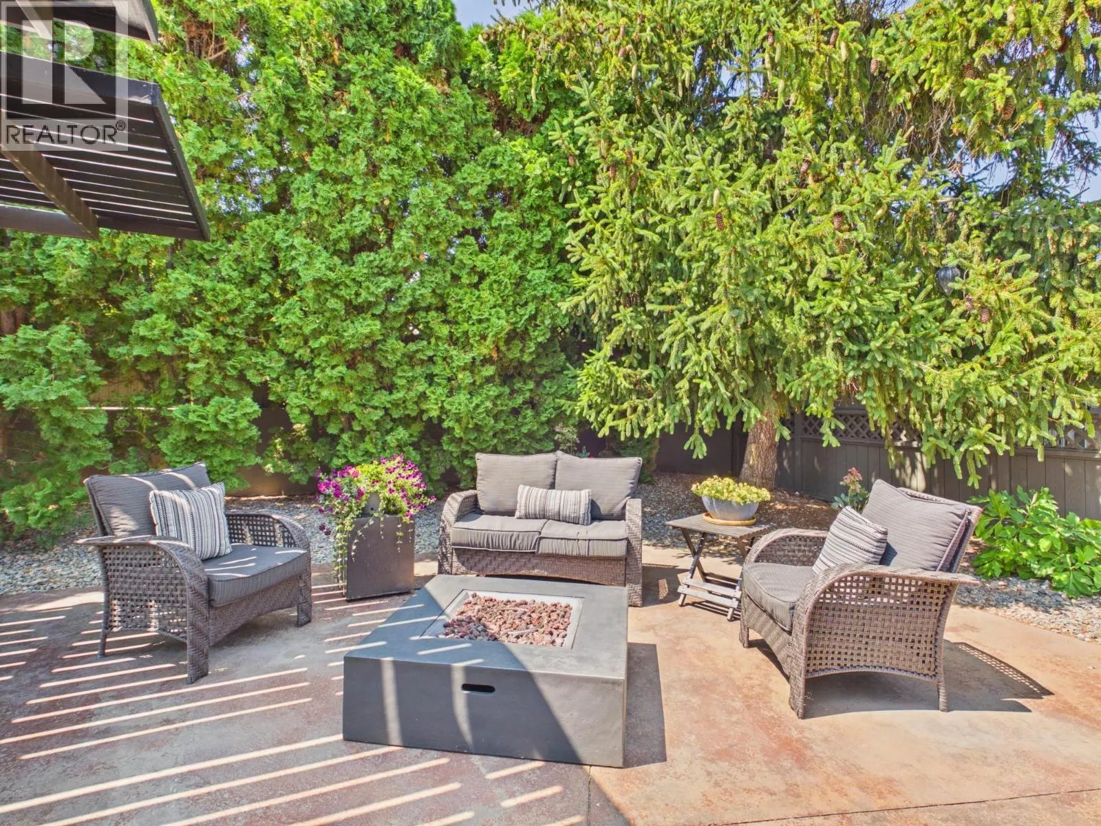 22 Willow Crescent