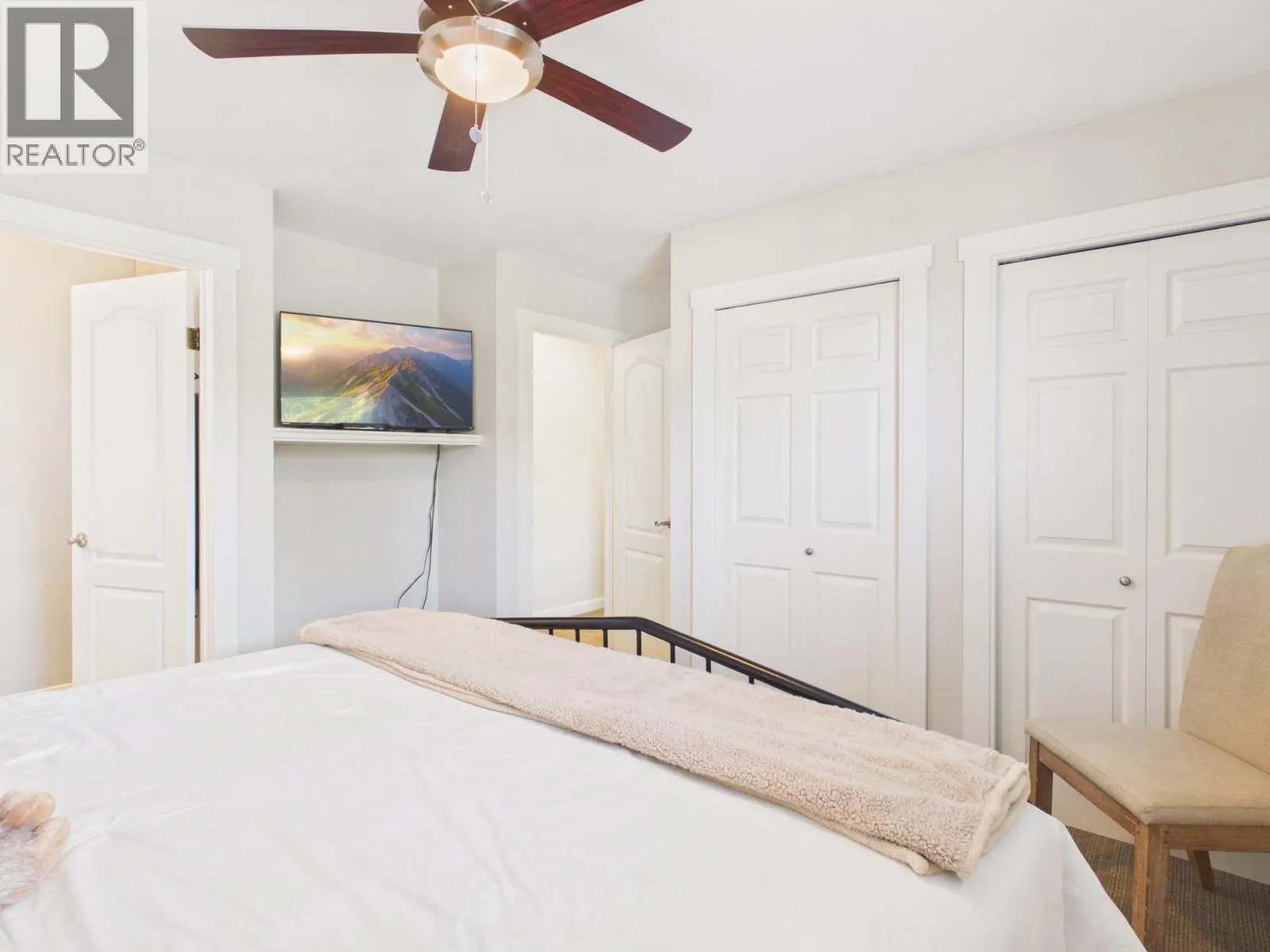 22 Willow Crescent