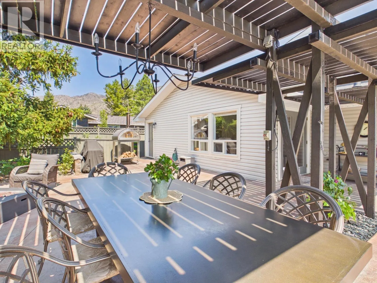 22 Willow Crescent