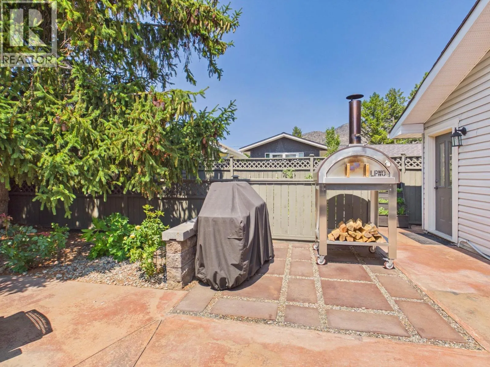 22 Willow Crescent