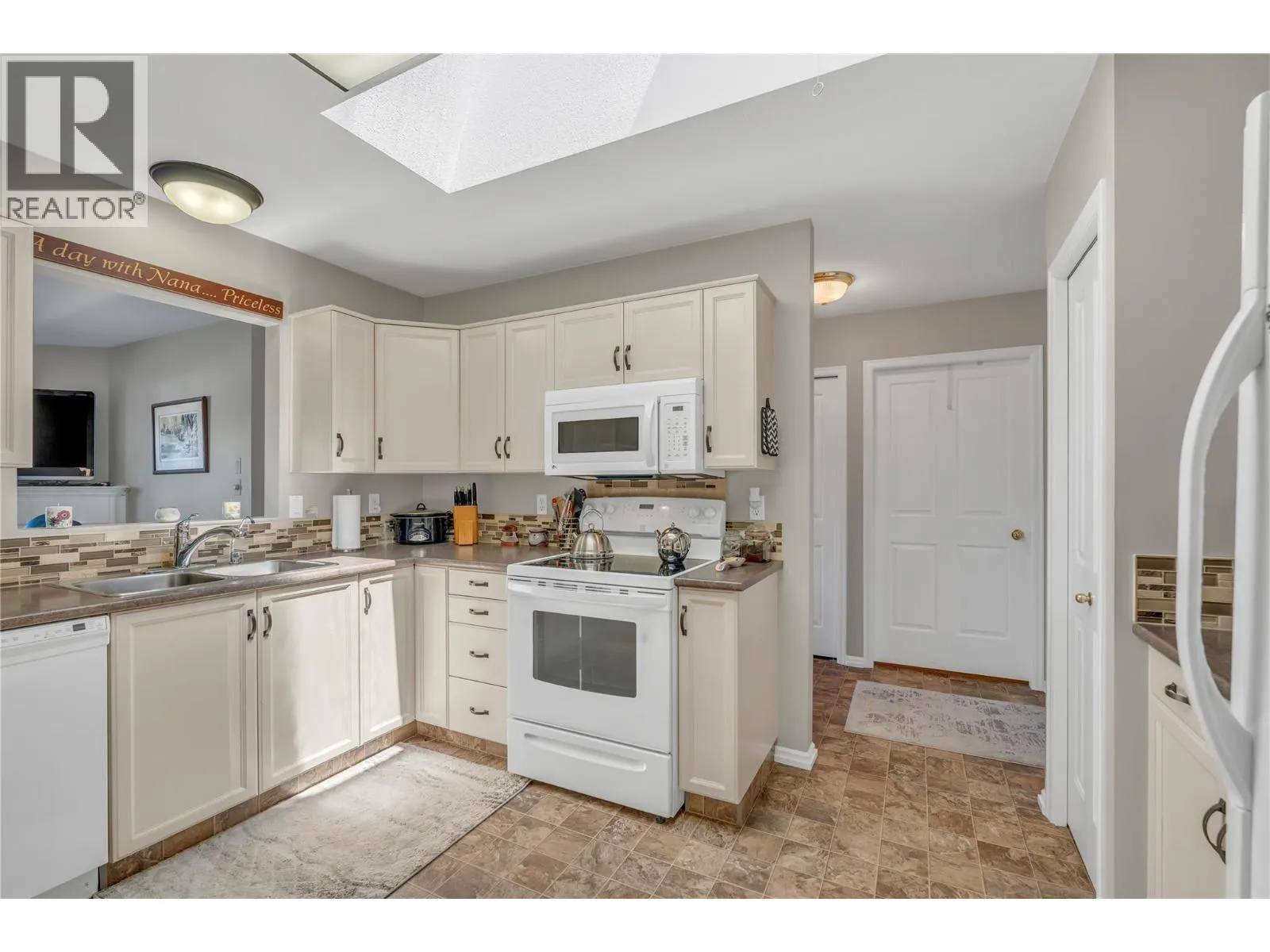 8907 Pineo Court Unit# 306
