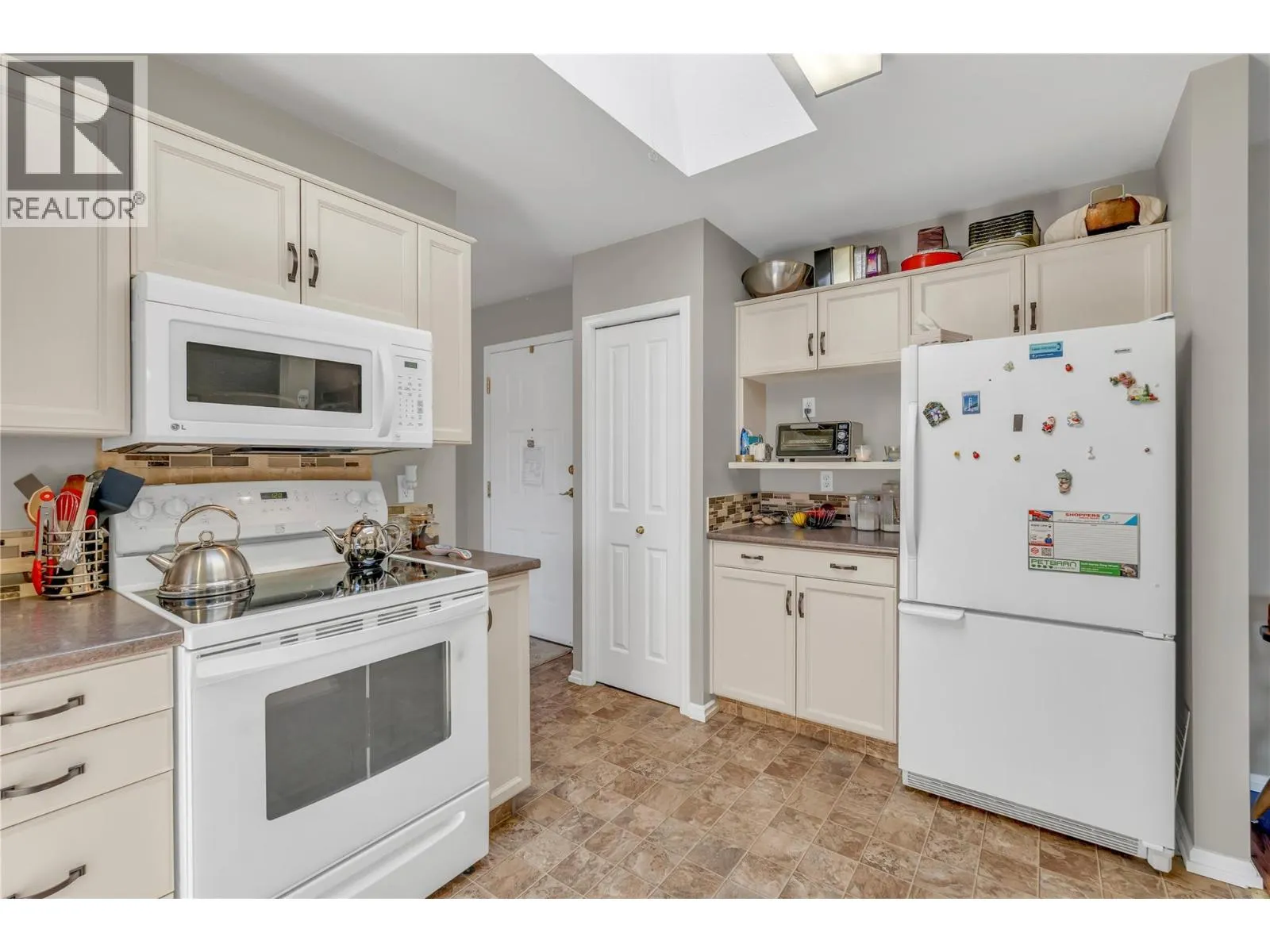 8907 Pineo Court Unit# 306
