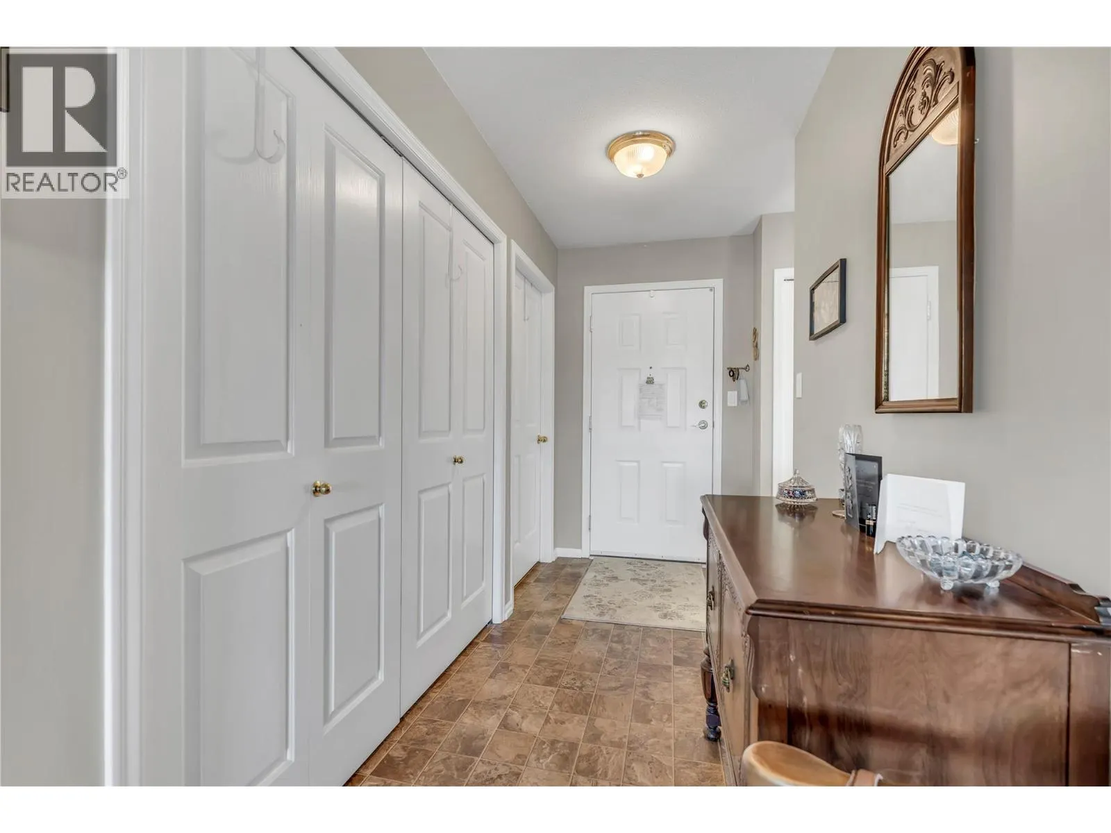 8907 Pineo Court Unit# 306