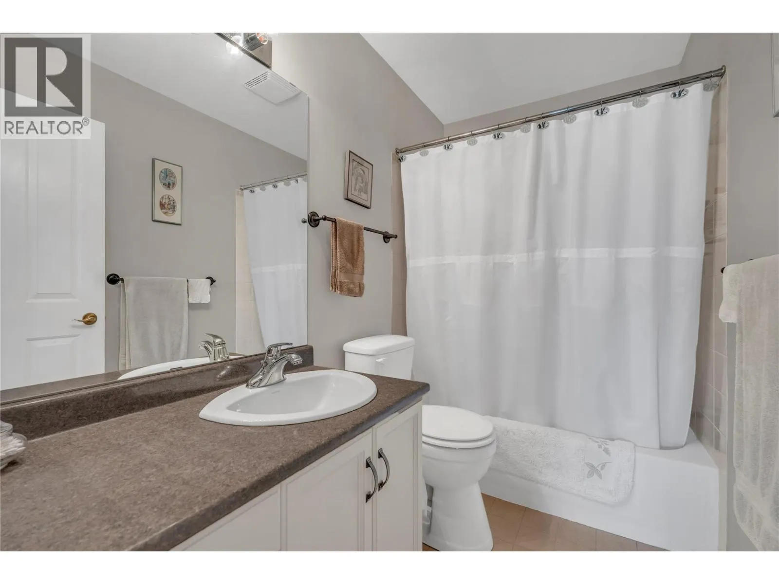 8907 Pineo Court Unit# 306