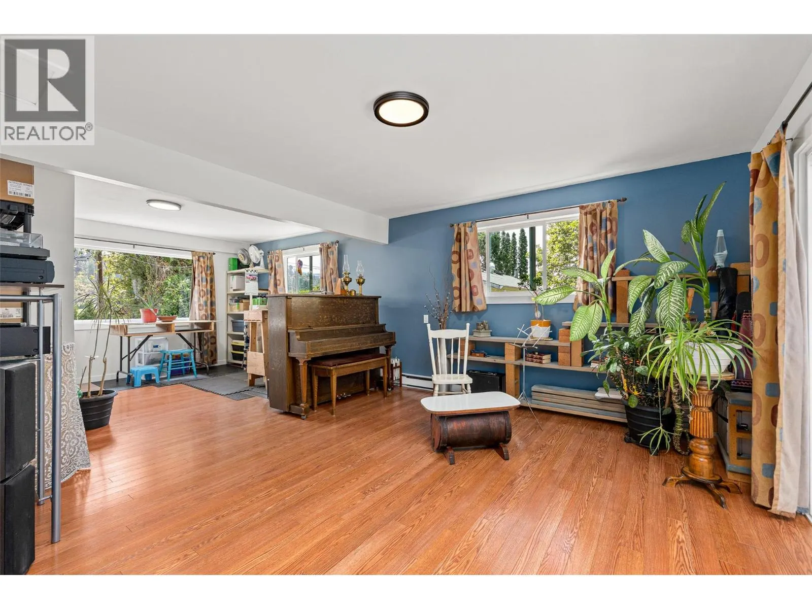 10330 Meadow Road