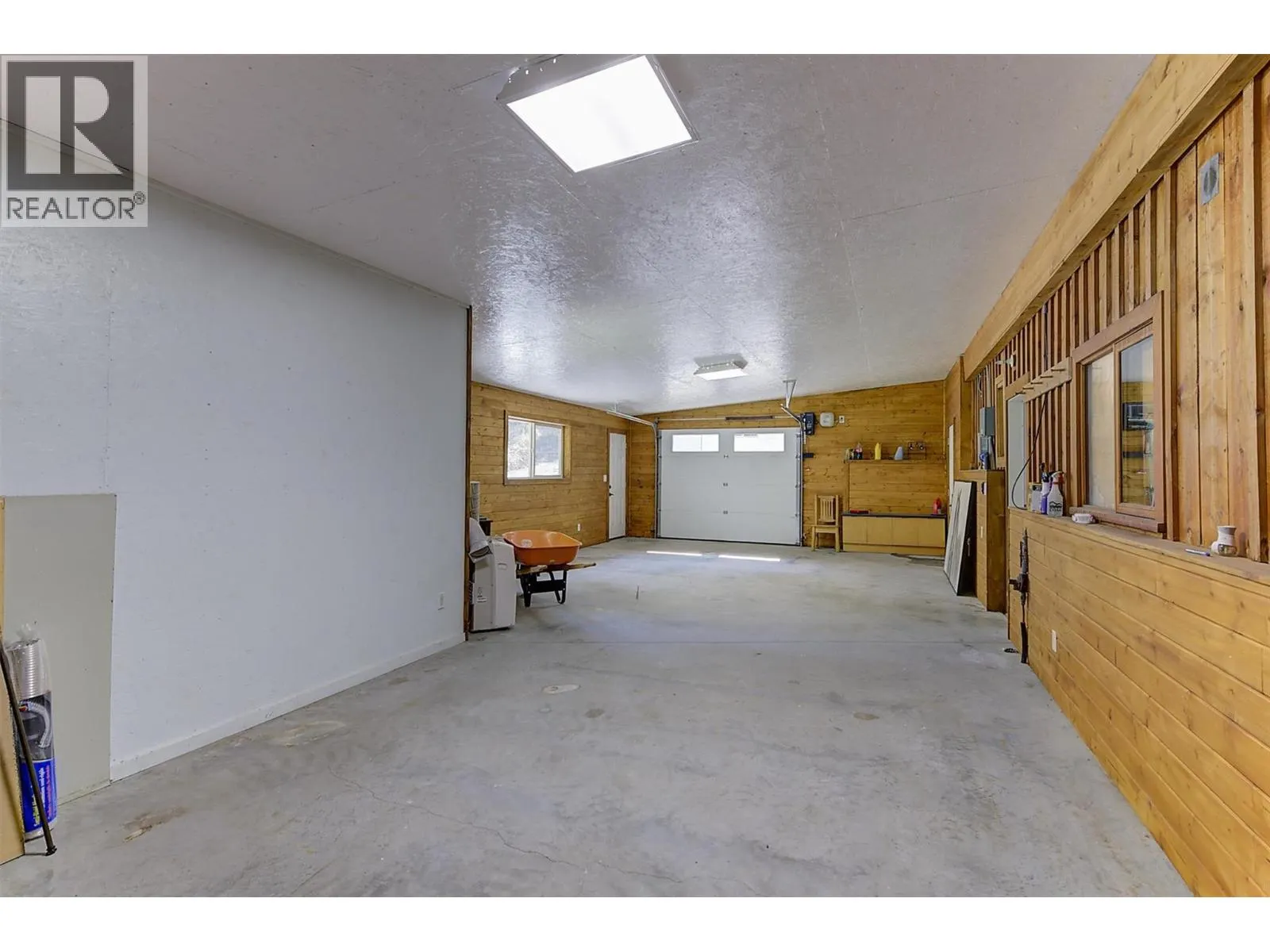 5572 Oyama Lake Road